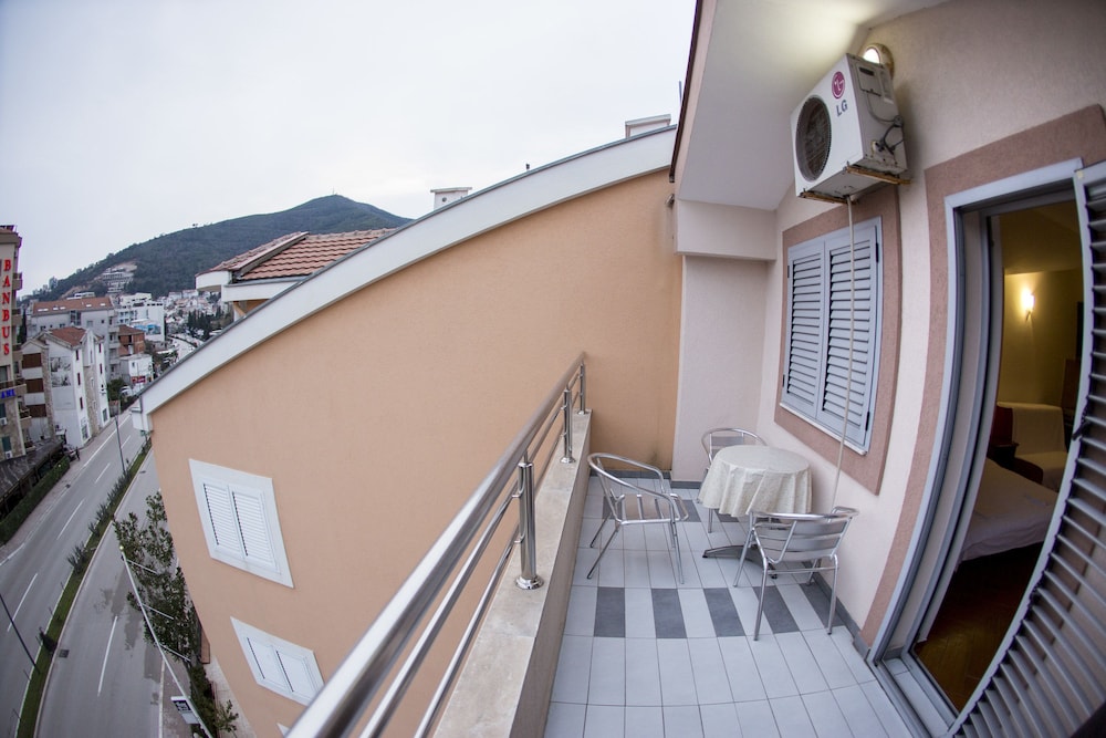 SMS Apartments
