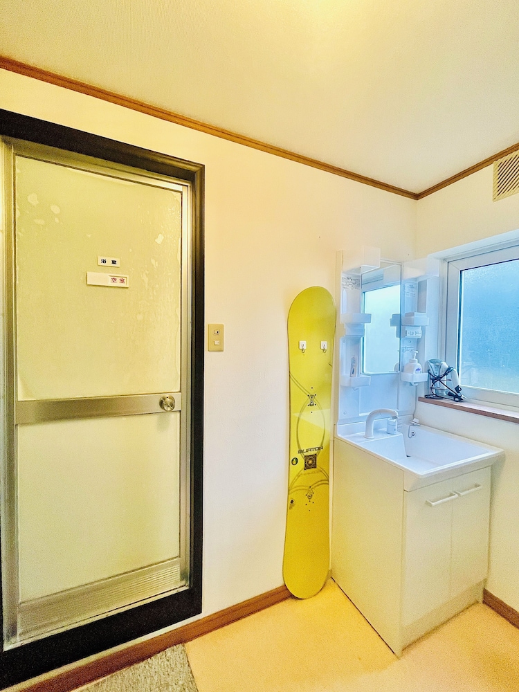 Yellow House Niseko - Image 2