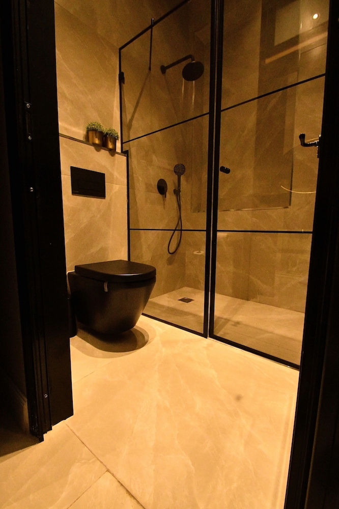 Jaffa King Gallery Boutique Hotel - Property Image 4