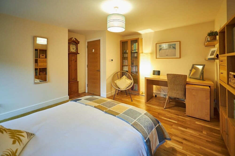 Host Stay The Willows view 5