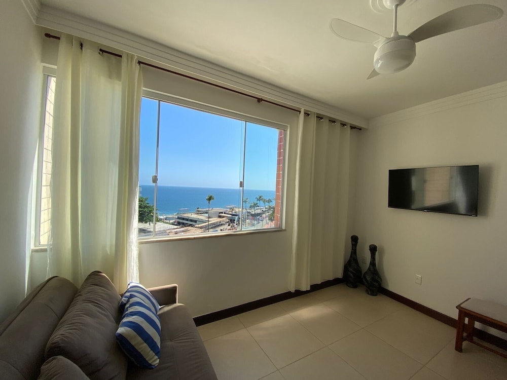 3-bedroom Apt and Ocean View Edi0302