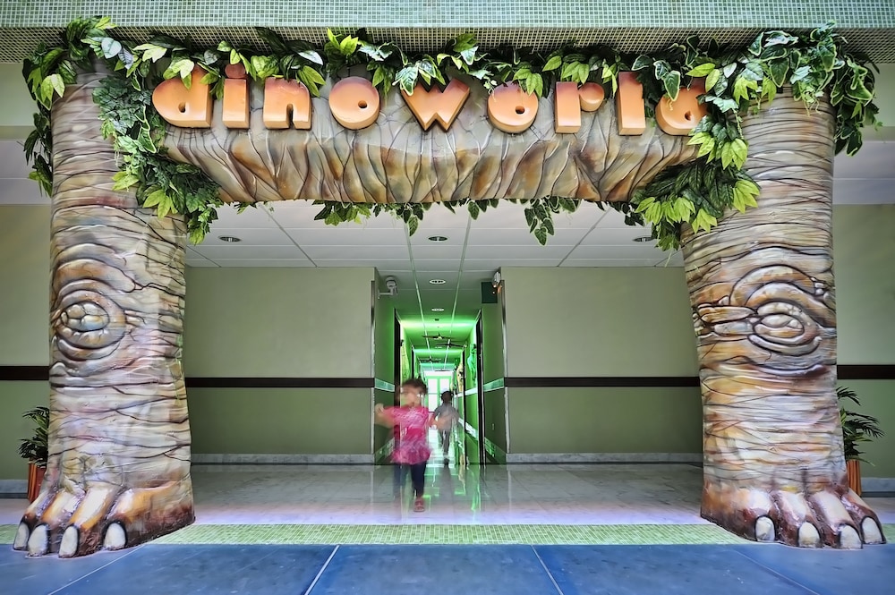 Holiday World RIWO - Teens Hotel