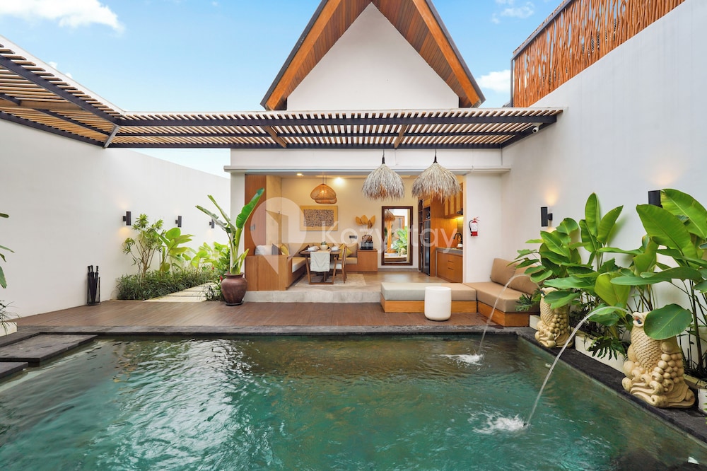 Kastara Villa by Kozystay - Canggu