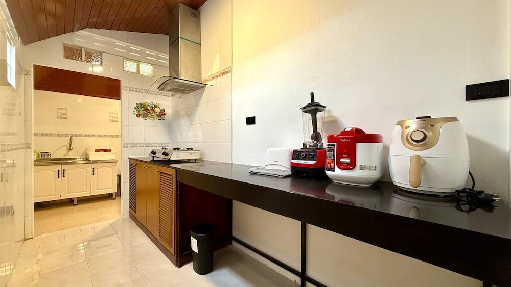 Valley 41 - 2 bdr Private Villa Near Phuket Town