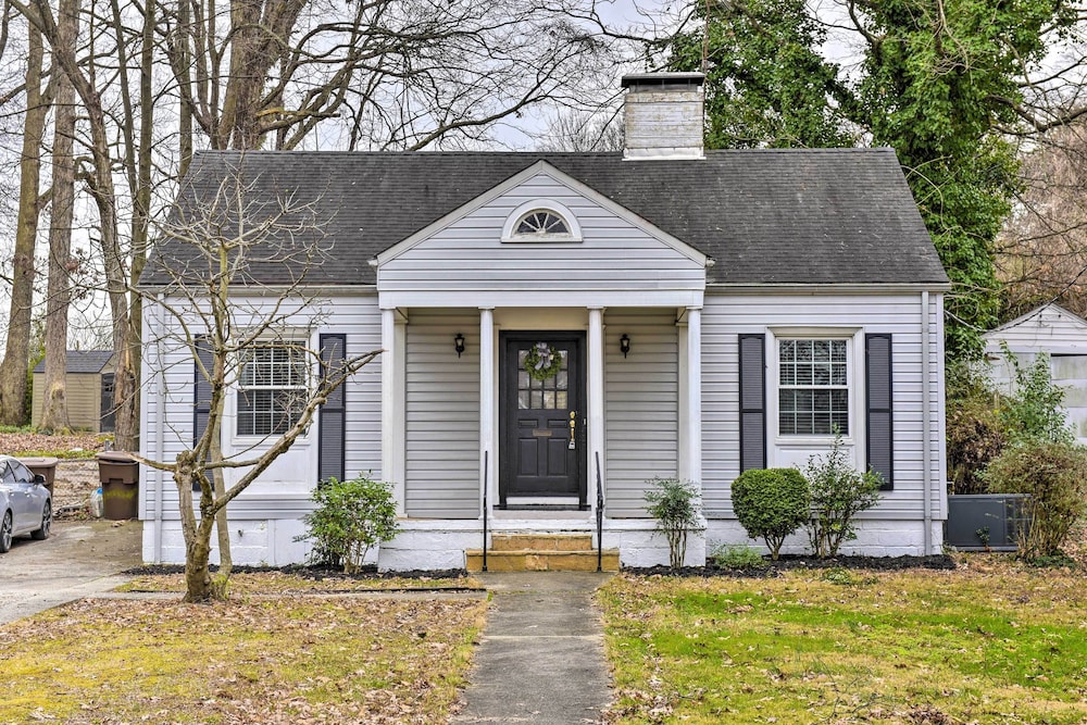 Chic & Cozy Greensboro Home, 2 Mi to Dtwn! view 4