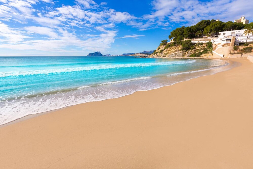 Poolbeach VI in Teulada