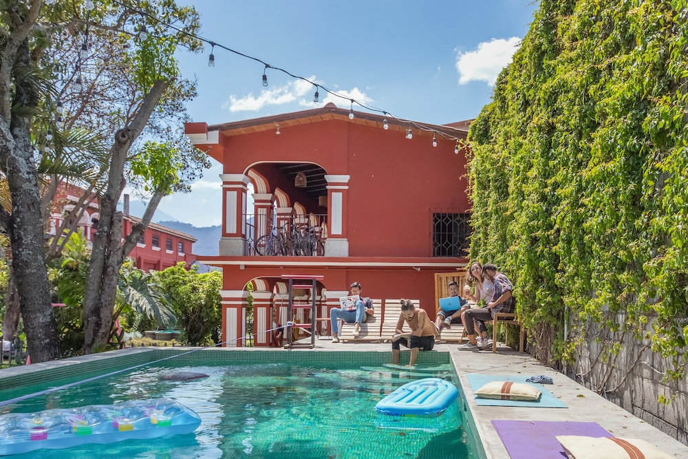 Socialtel Antigua