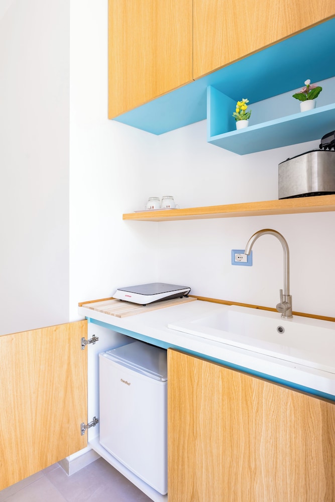 Brombeis Double Bedroom Center by Napoliapartments