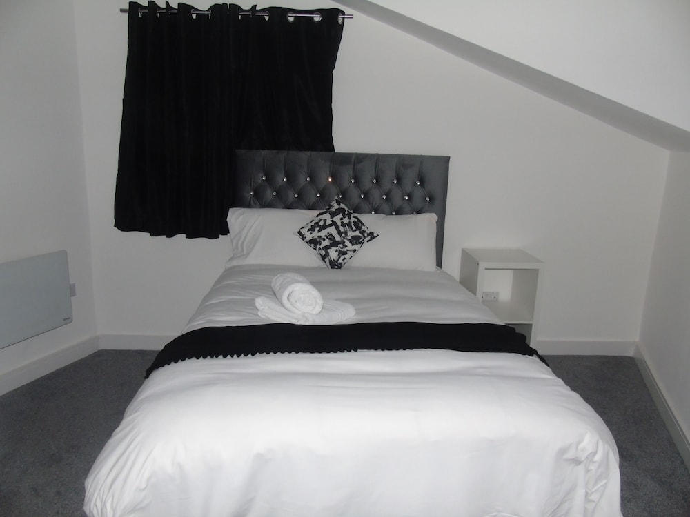 Lovely 1-bed Apartment in Bolton view 5