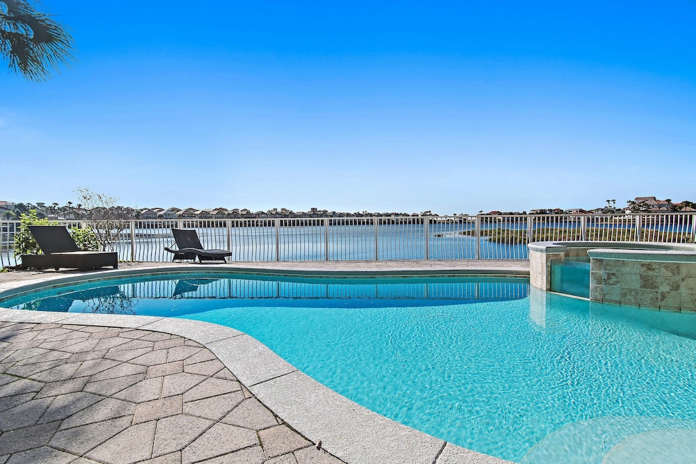 Destin to Relax