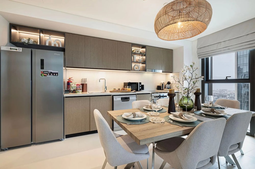 Burj Crown Lux Apartment by Dubai Mall