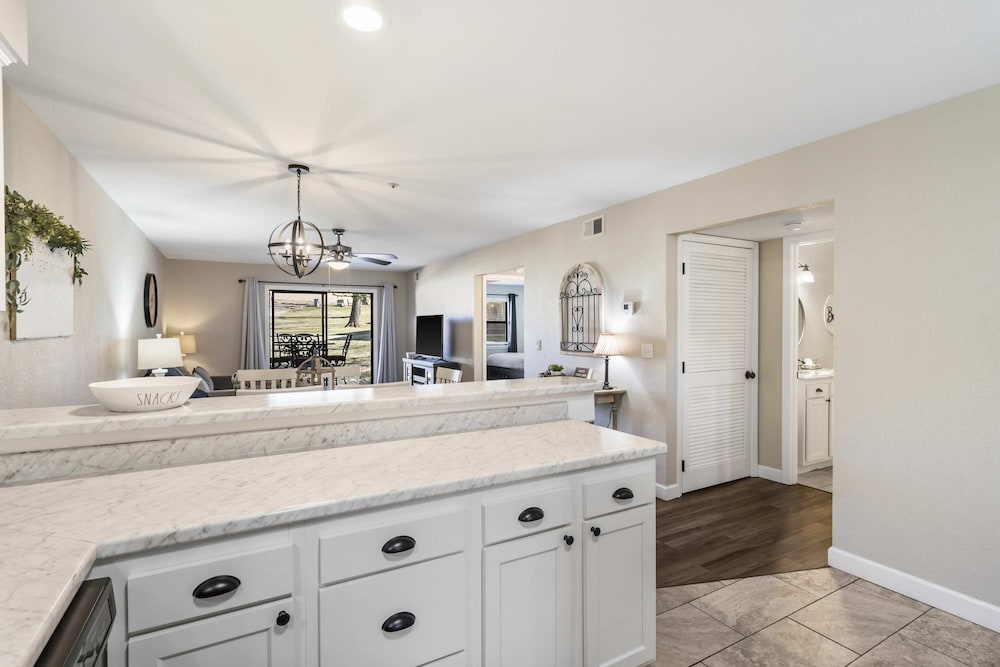 Fairway View Duo Stay for 12!