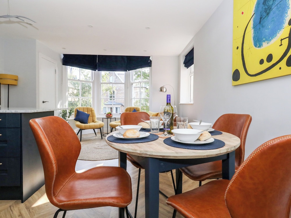 Flat 6, Thornlow Heights