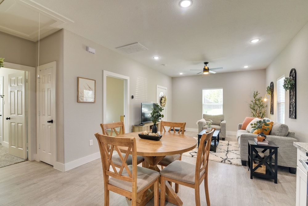 Patio & Fenced Yard: Home Close to Dtwn Houston!