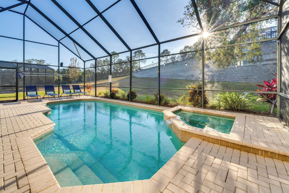 3 Mi to Disney: Family-friendly Home!