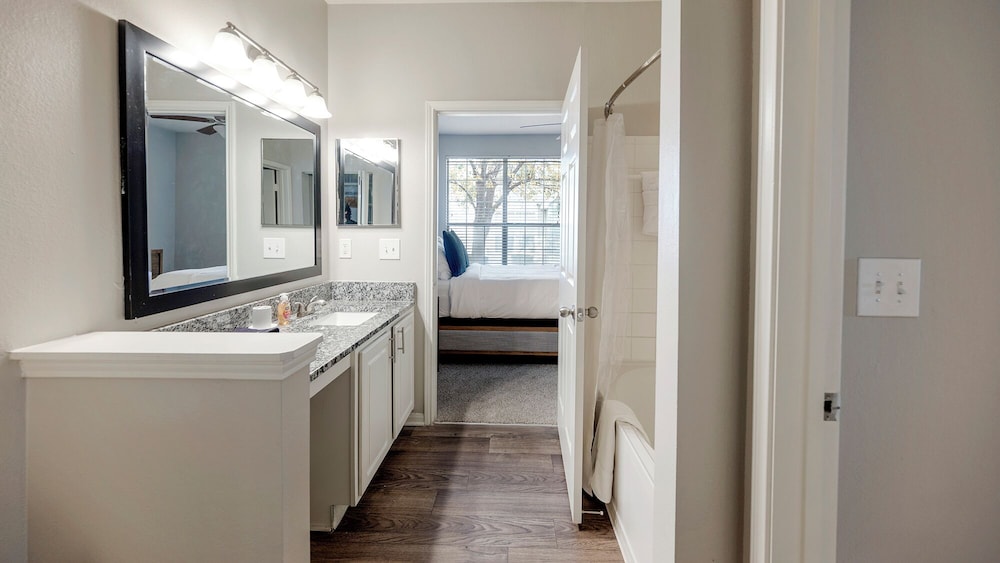 Landing Furnished Apartments near Barfield