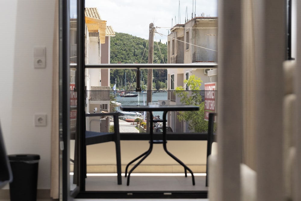 NS Apartments Nydri