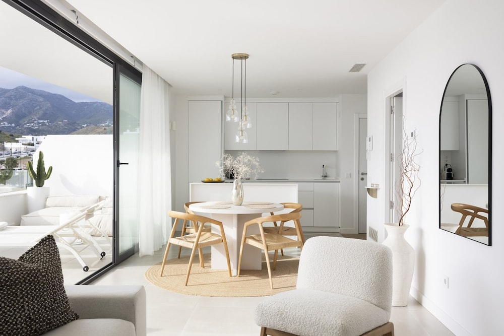 Stylish Luxury Suite With Terrace in Higueron