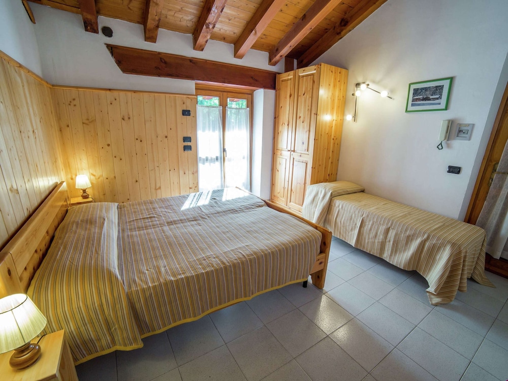 Alpine Bliss: A Cosy Retreat view 5