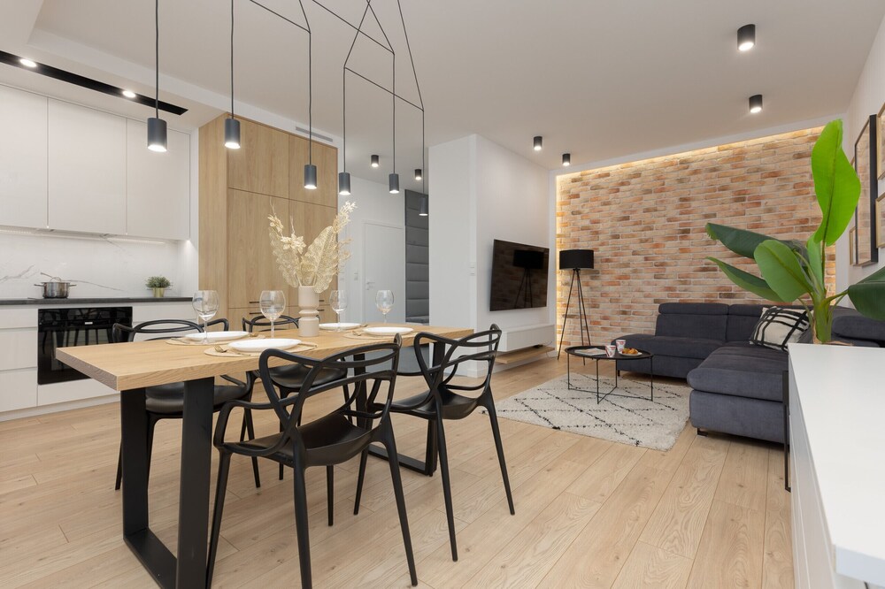 Loft Apartment With Parking by Renters view 3