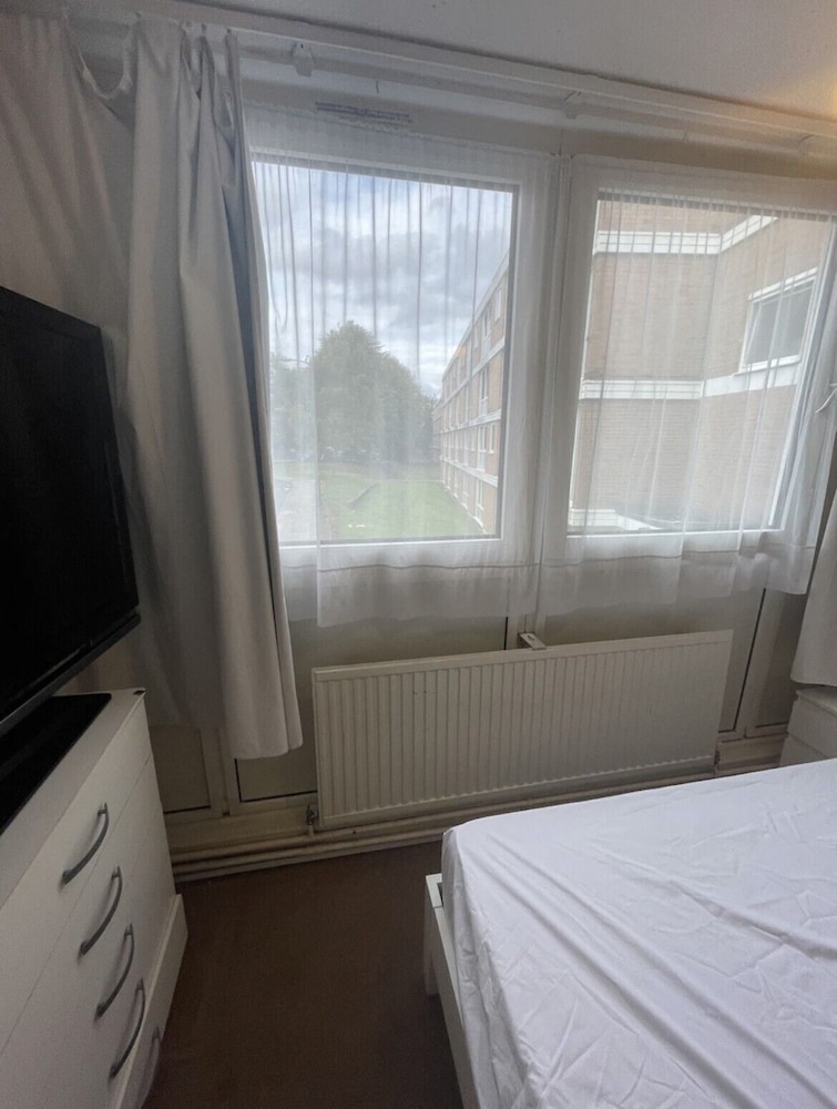 Lovely Double Bedroom - Putney