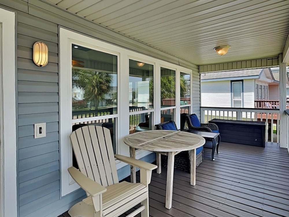 Molly's Dune by Ryson Vacation Rentals