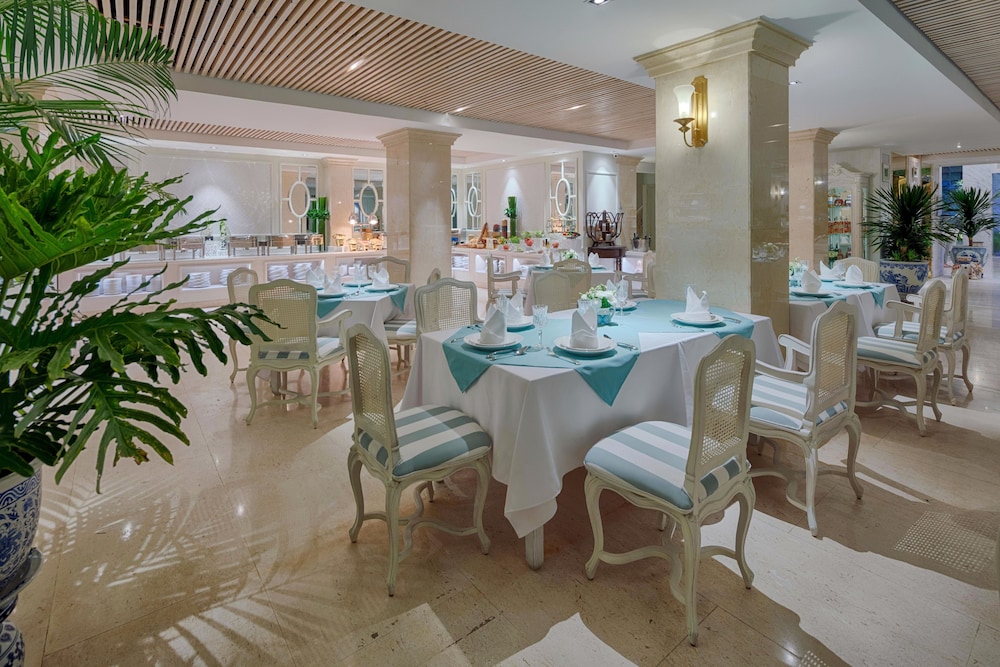 Au Lac Charner Hotel 39