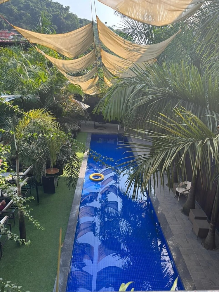 The Elite Resort