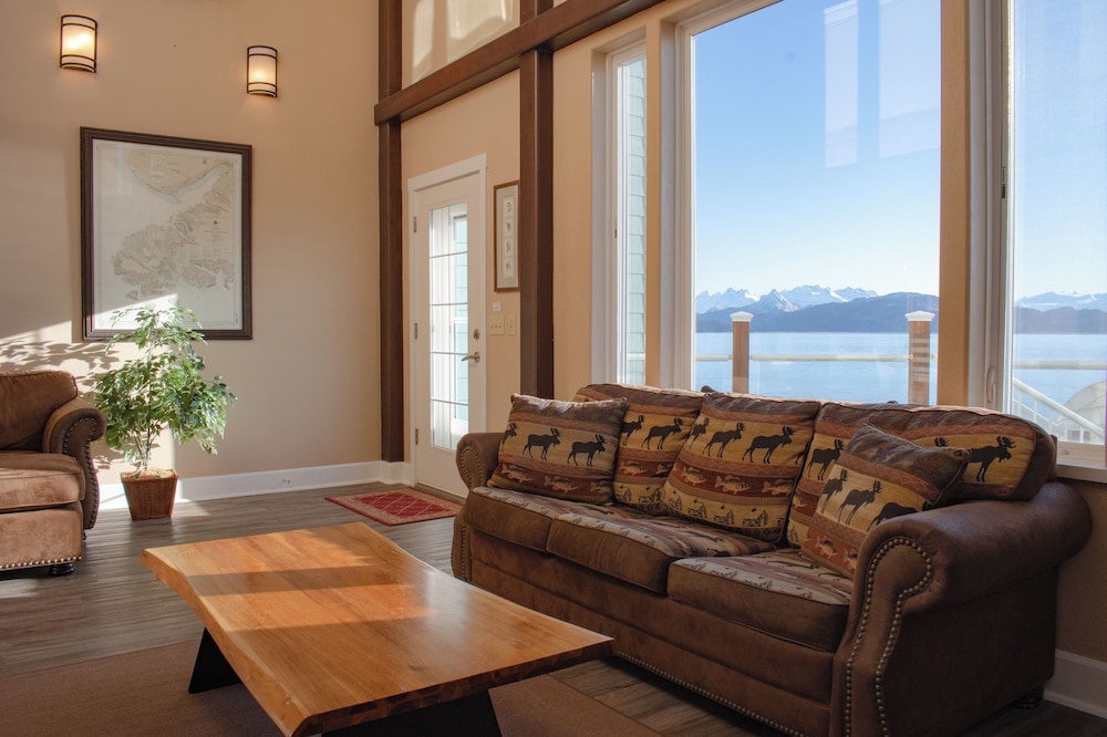 Lakeshore Lodges