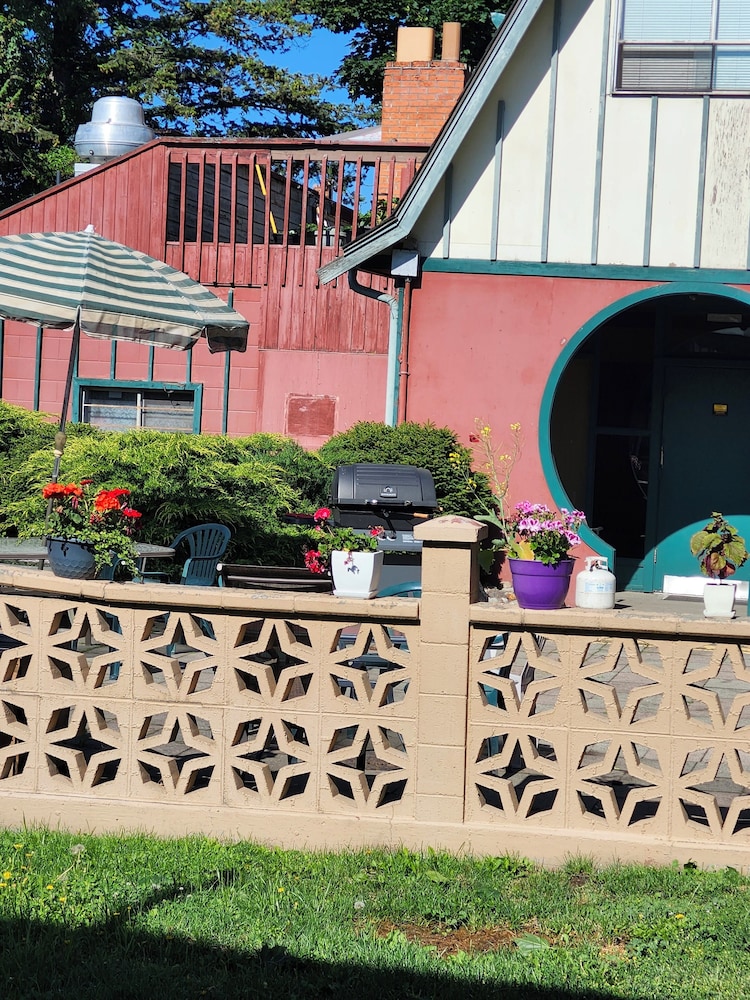 Tiki Village
