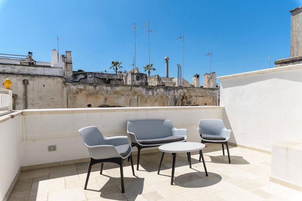 Casa F G With Terrace by Wonderful Italy