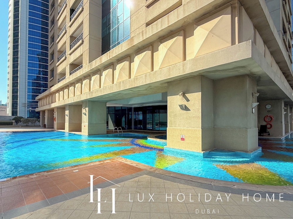 LUX The Al Seef Marina 4 bed Suite