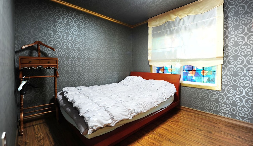 Tongyeong The Sea and The Poet Pension