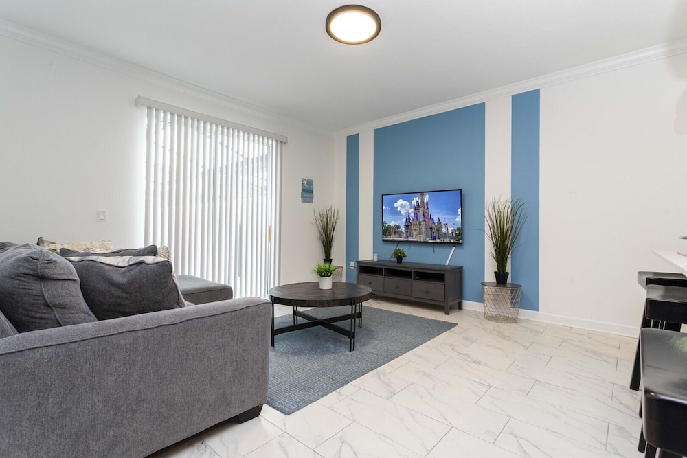 4br/3ba Private Pool Storey Lake Resort Best Location Near Disney!