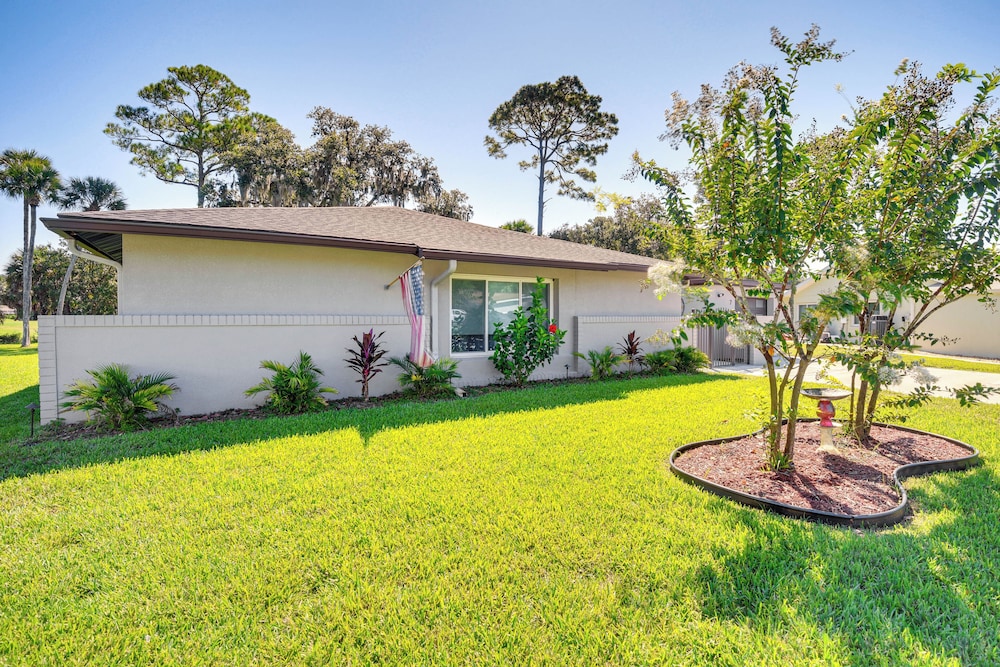 Palm Coast Home w/ Screened Patio, 3 Mi to Beach! view 3
