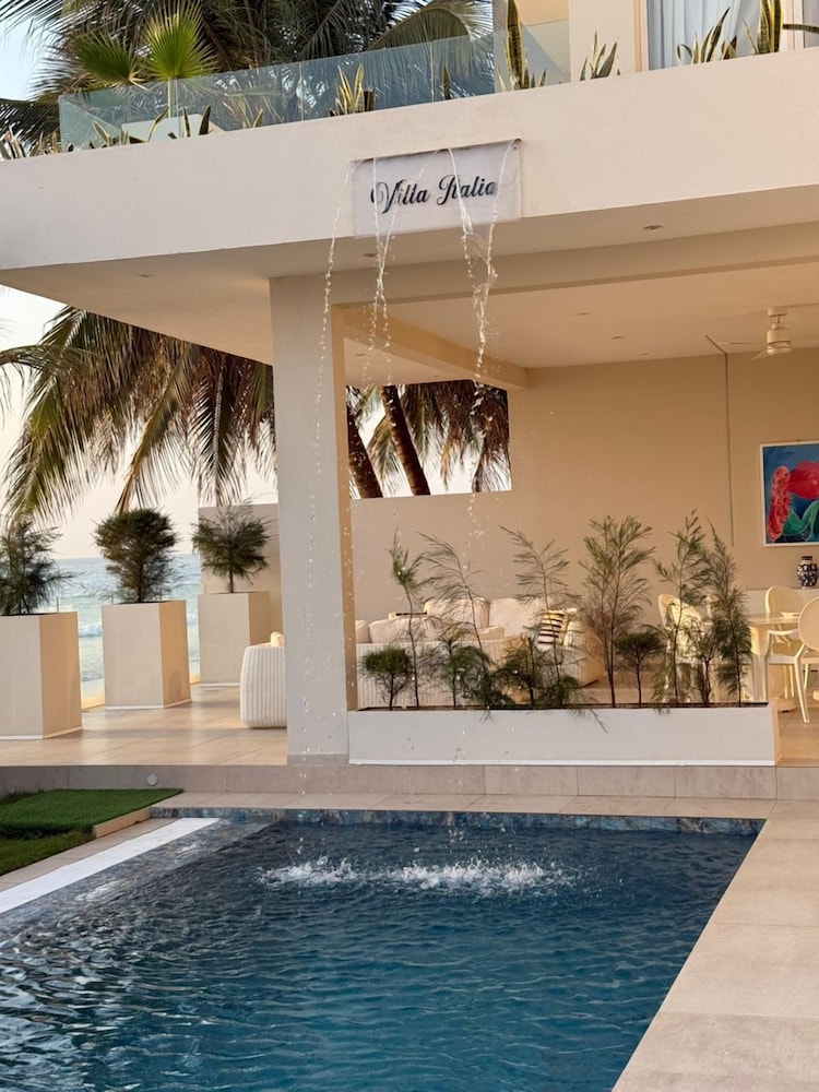 Villa Italia Somone Luxury Hotel