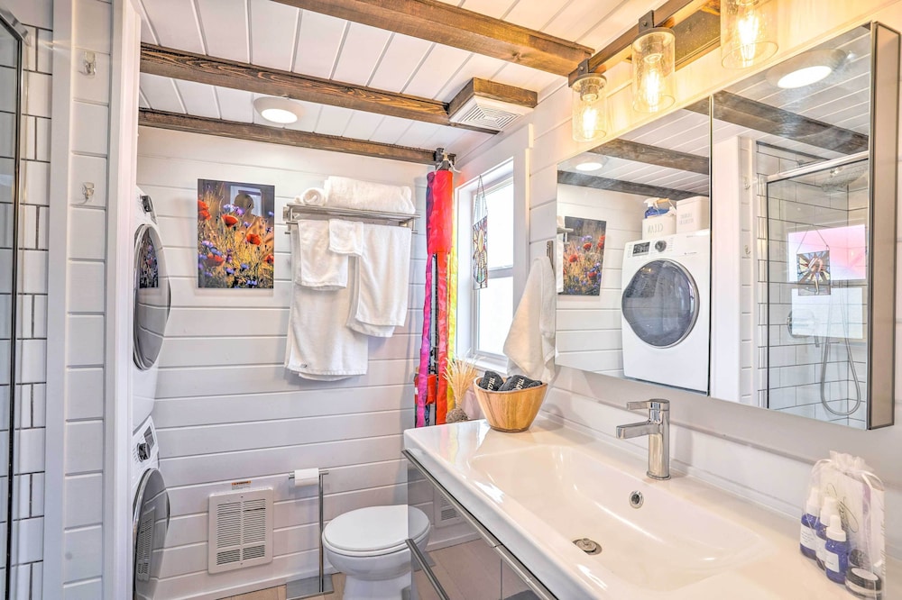 Modern Clarkdale Tiny Home on Mingus Mountain