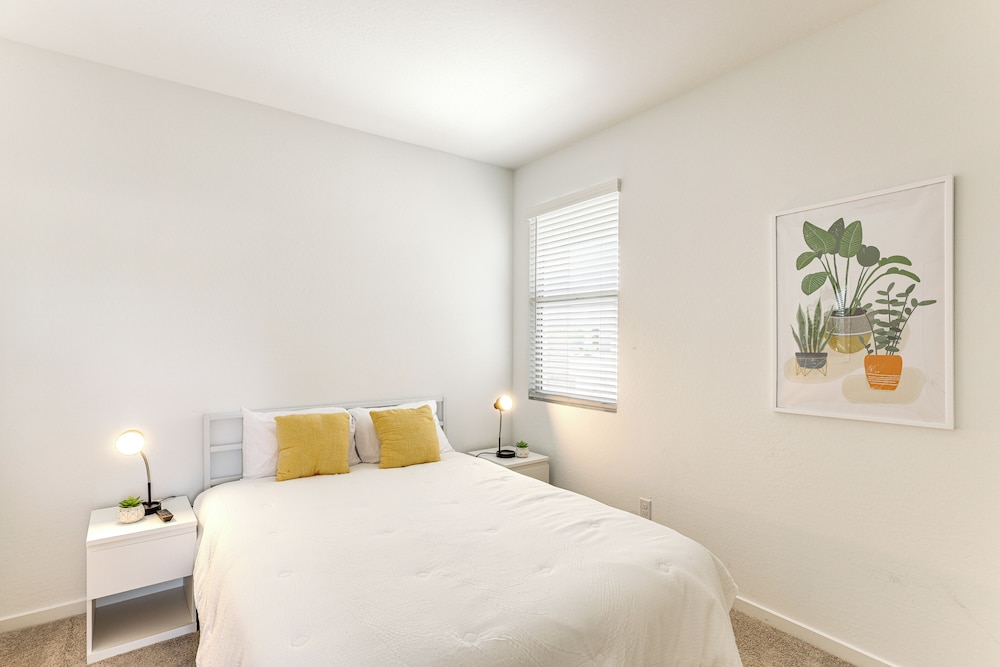 10 Mi to Downtown: Home Near Hiking in Phoenix!
