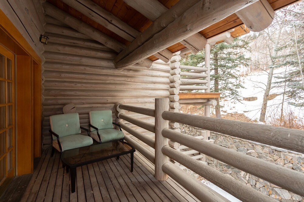 Pine Inn at Trail's End Lodge - Three Bedroom Residence with Den and Spa #5 3 Condo