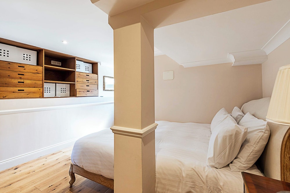Charming London Retreat