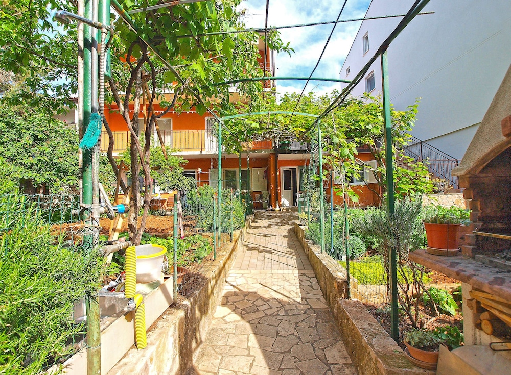 Apartments Branko 1348