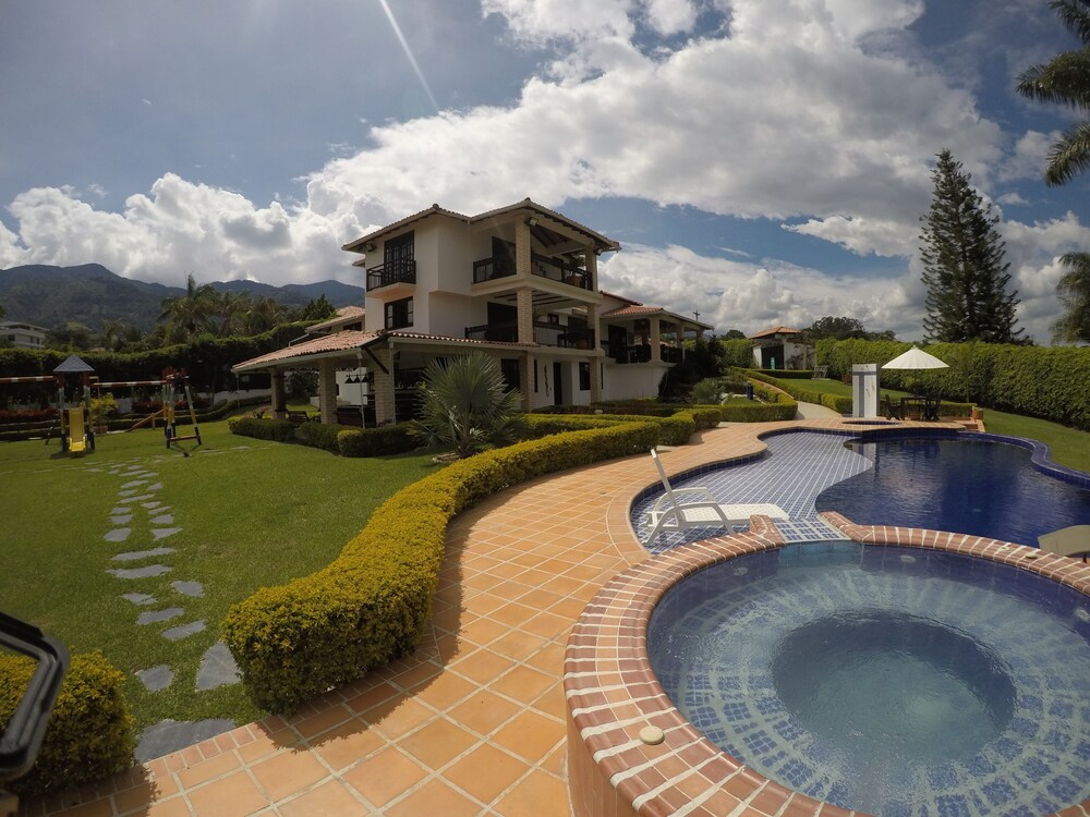 Mansion del Lago Calima - Property Image 13