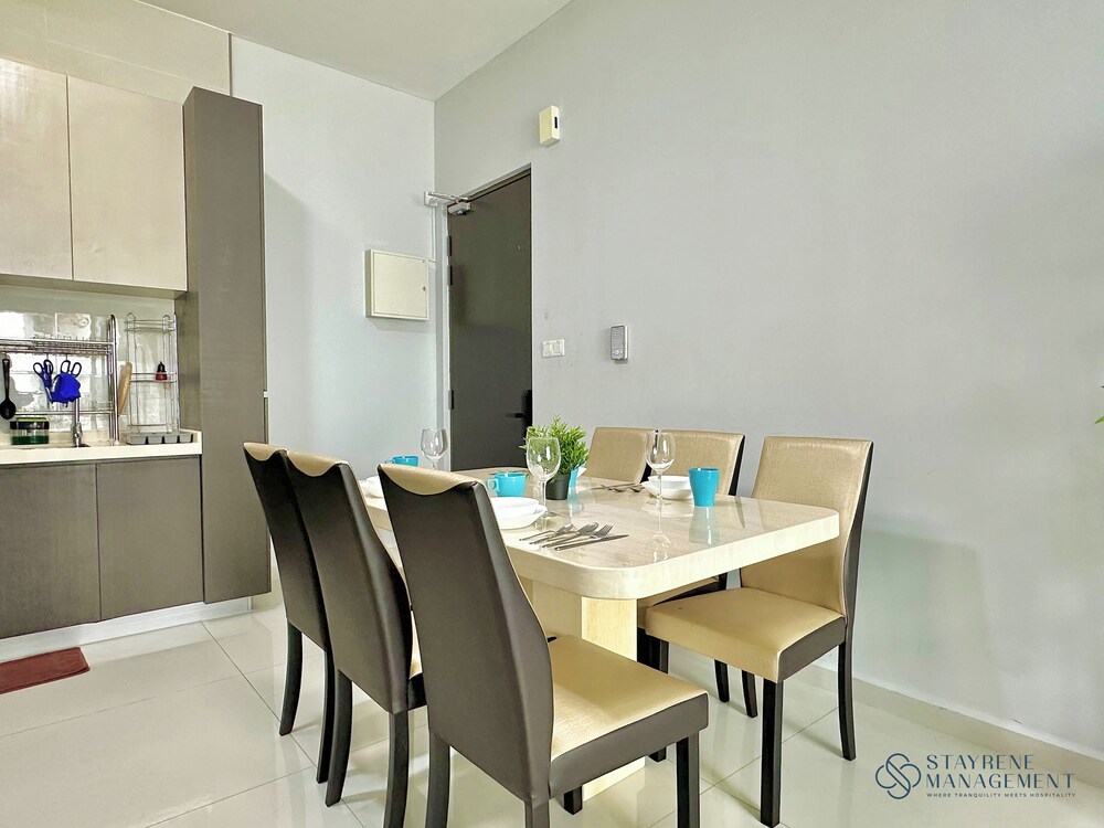 Country Garden Danga Bay Sea View Homestay by Stayrene