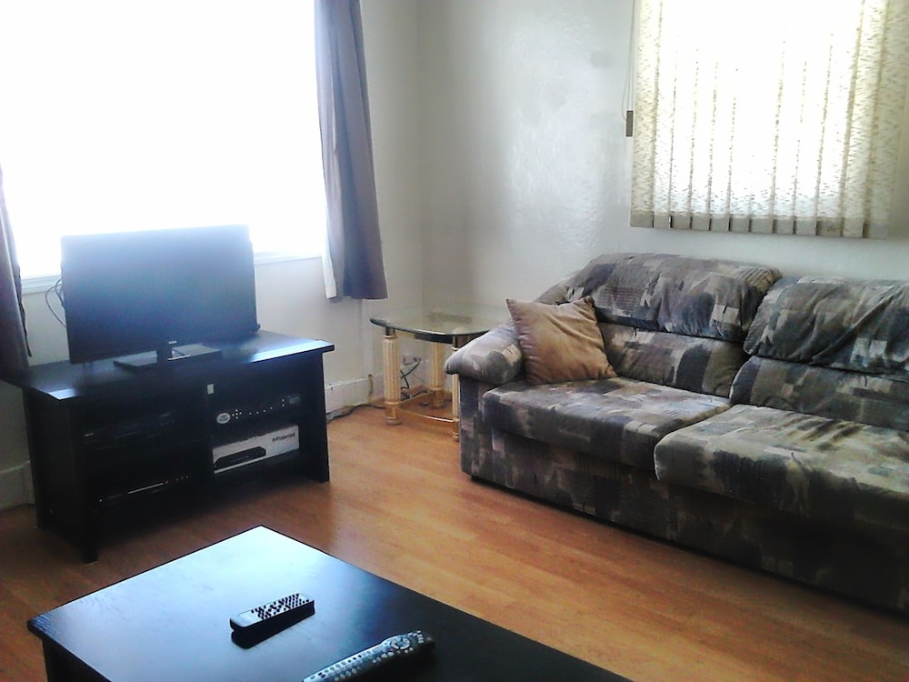 Canora Home Rentals Holiday Cottage