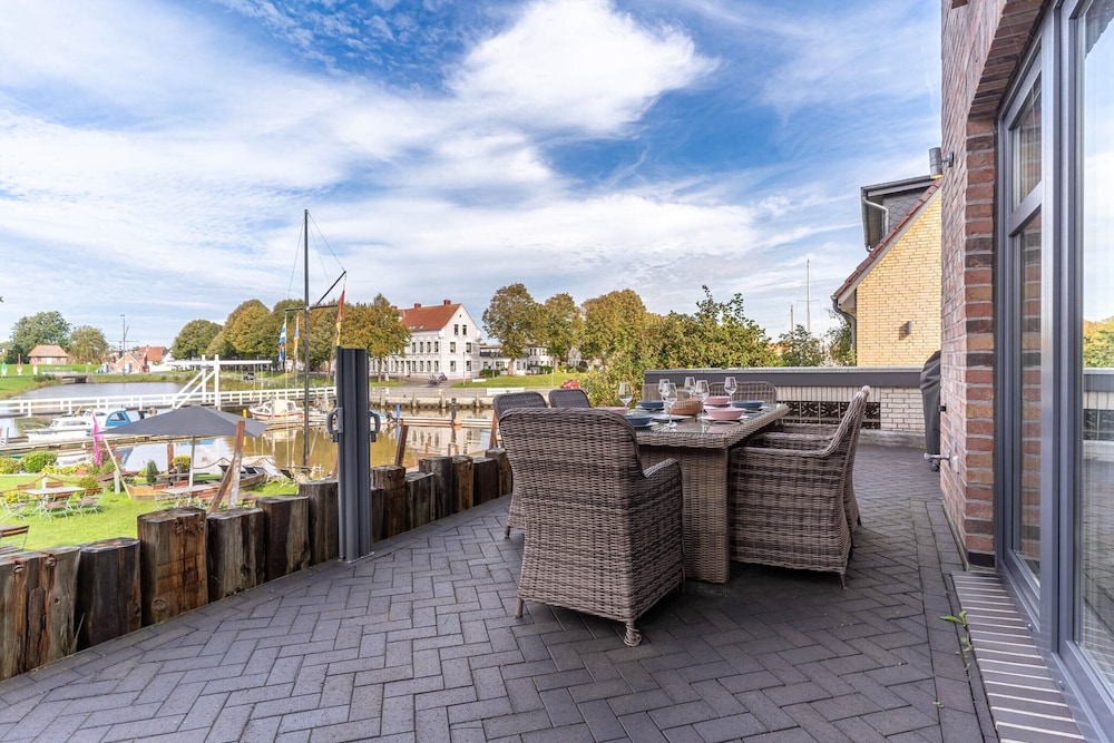 Doppelhaushalfte Directly From Hafen von Tonning
