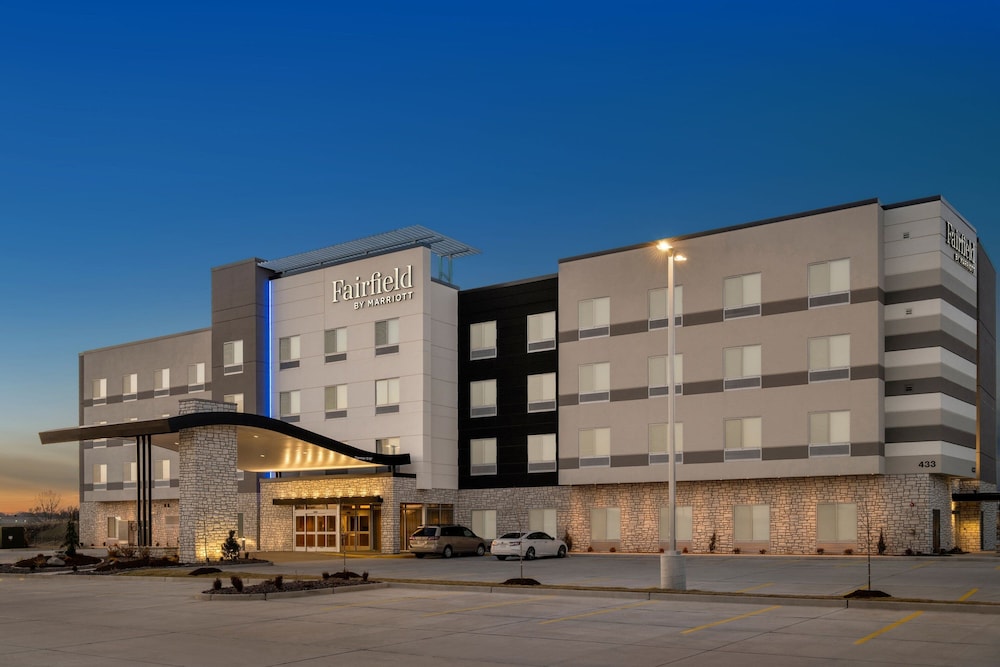 Cape Girardeau Vacations - Fairfield Inn  Suites by Marriott Cape Girardeau - Property Image 12