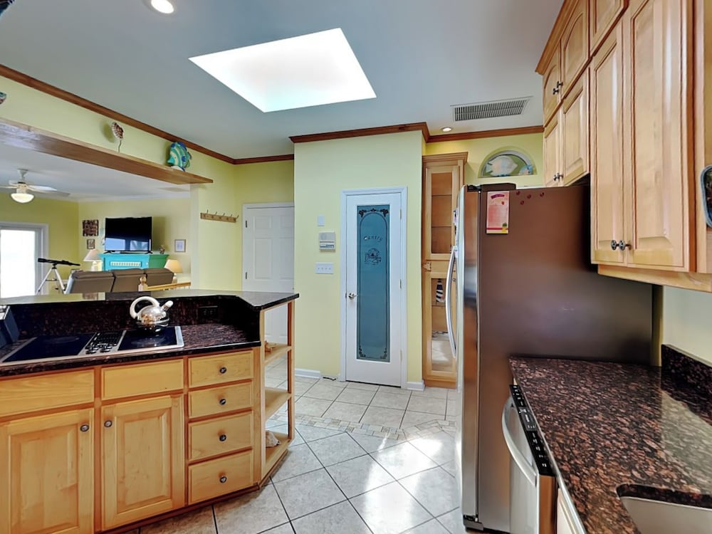 Sunshiny Daze by Topsail Realty