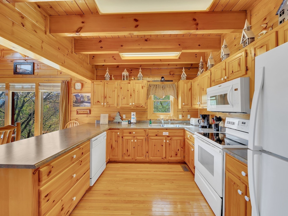 Ern860 - Cozy Bear Overlook 4 Bedroom Cabin