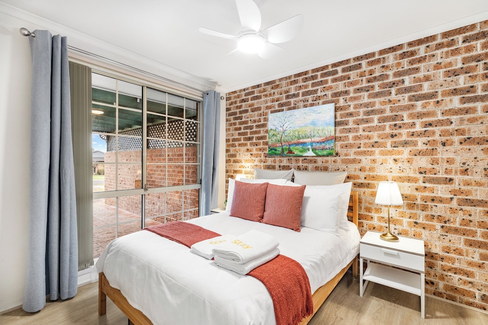 StayAU Cozy 3BR Suburban Ingleburn