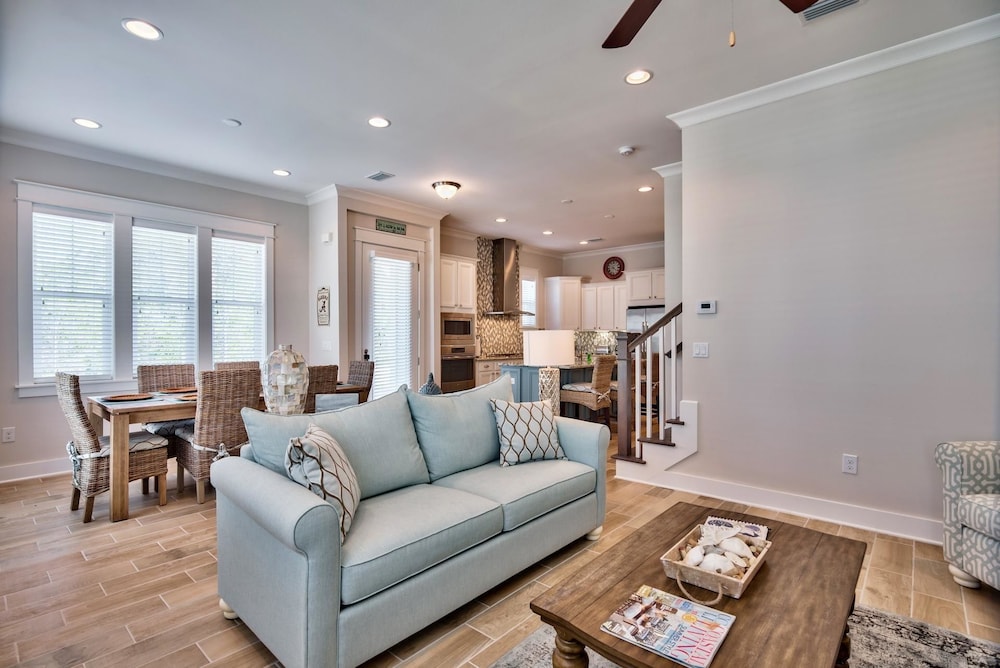 JACK's Place 3 Bedroom Condo By Coastal Dreamin
